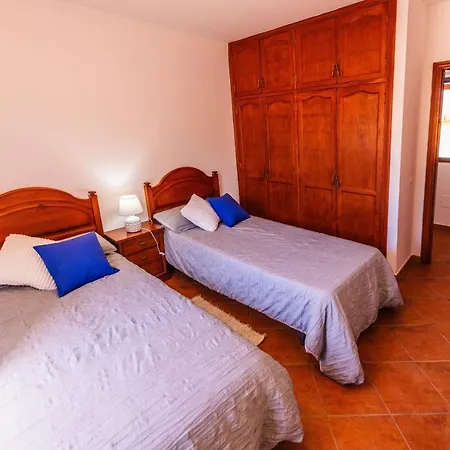 Rosa De Semesterbostad Cardon